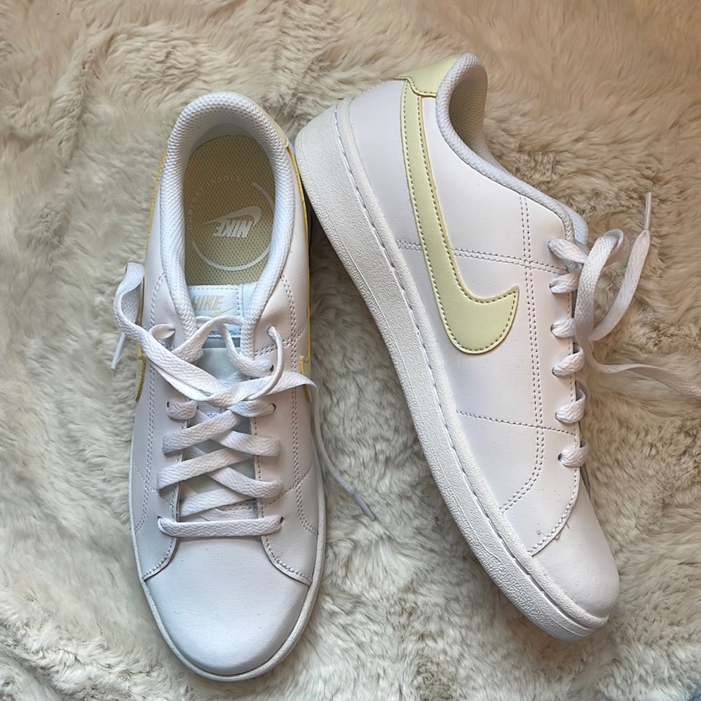 Nike Court Royale 2 Sneaker